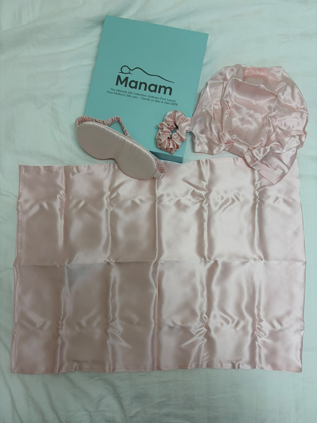 Manam silk scrunchie and sleep mask, 22 momme mulberry silk